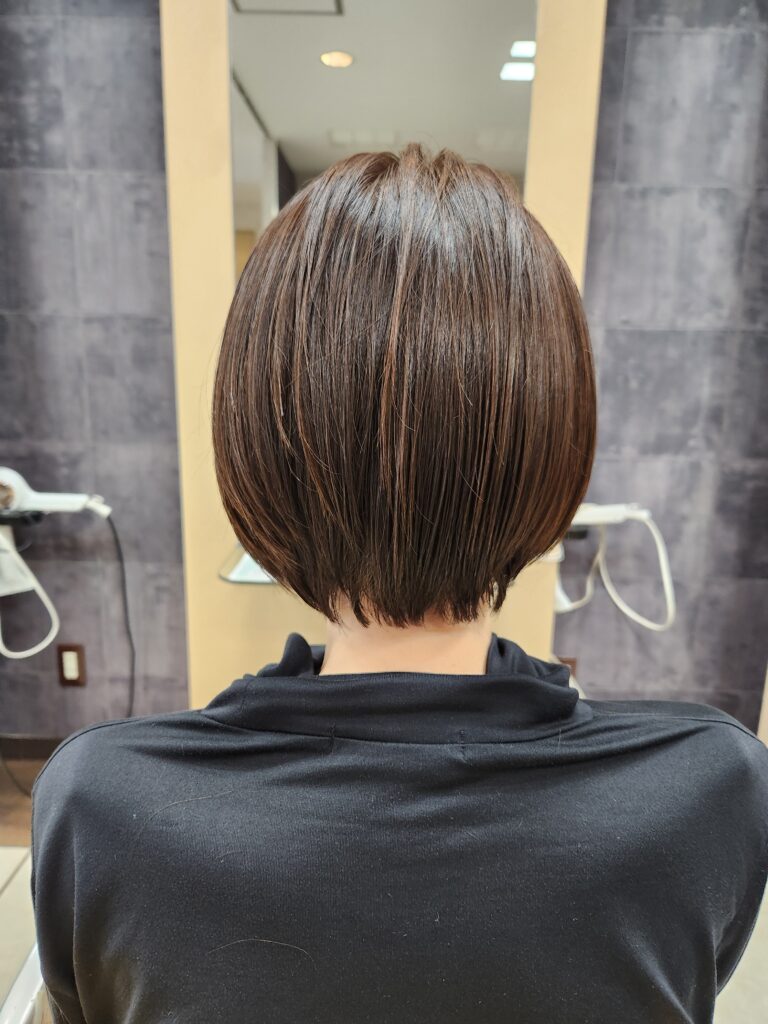 ショートボブ