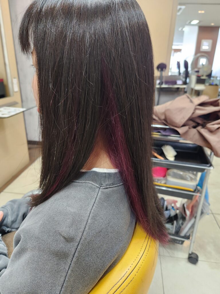 ワンレングス×インナーカラー