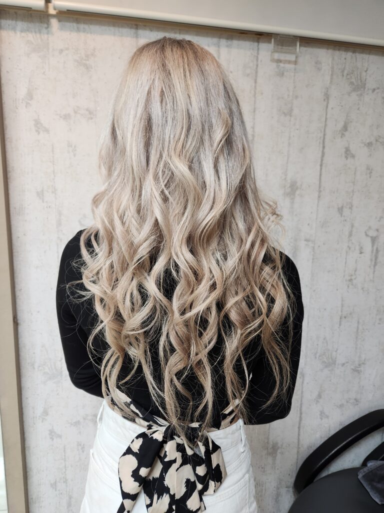 ホワイトベージュ